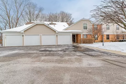 270 Kings Mill Ct #A2, Schaumburg, IL 60193