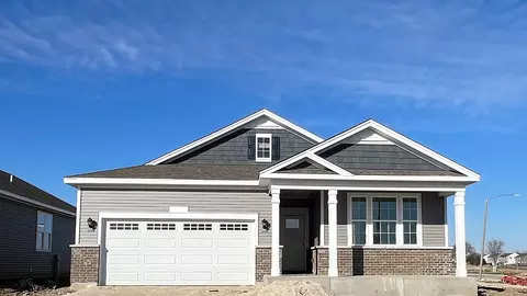 1021 Eineke Blvd, Algonquin, IL 60102