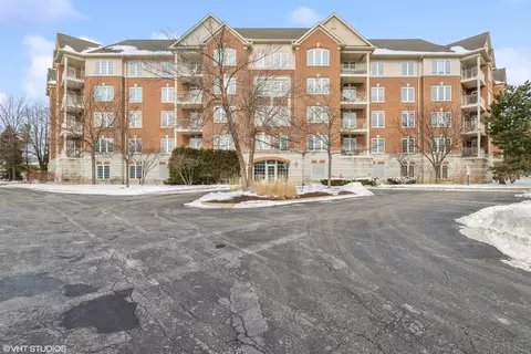 640 Robert York Ave #107, Deerfield, IL 60015