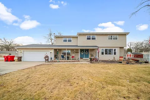 219 N River Rd, Mchenry, IL 60051