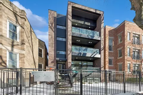 3851 N Damen Ave #1F, Chicago, IL 60618