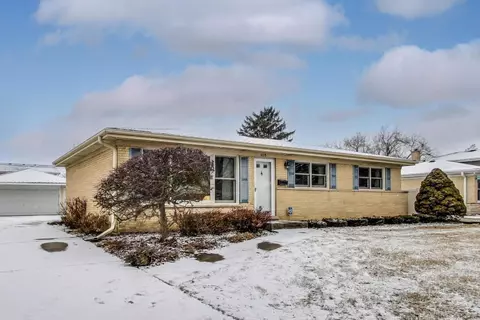 408 S Deborah Ln, Mount Prospect, IL 60056