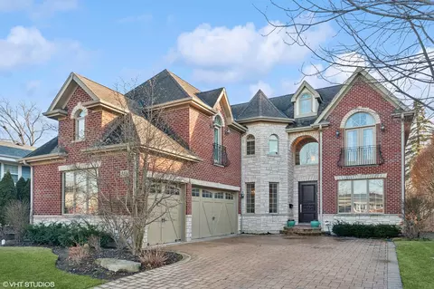 2411 Maple Ave, Northbrook, IL 60062
