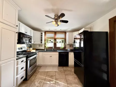 412 E Belle Ave, Rantoul, IL 61866 photo 14