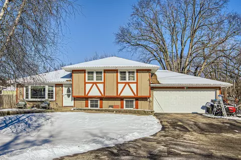 1565 Niccon Trl, Algonquin, IL 60102