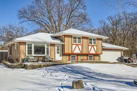 Exterior - 1565 Niccon Trl, Algonquin, IL 60102 photo 2 of 6