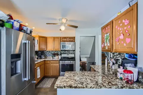 Kitchen - 1565 Niccon Trl, Algonquin, IL 60102 photo 2 of 2