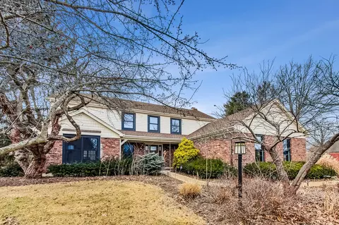 6117 N Wyndwood Dr, Crystal Lake, IL 60014