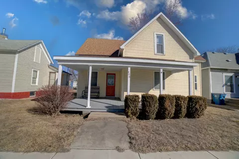 406 E Walnut St, Watseka, IL 60970