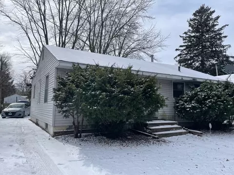 1013 W Tremont St, Champaign, IL 61821