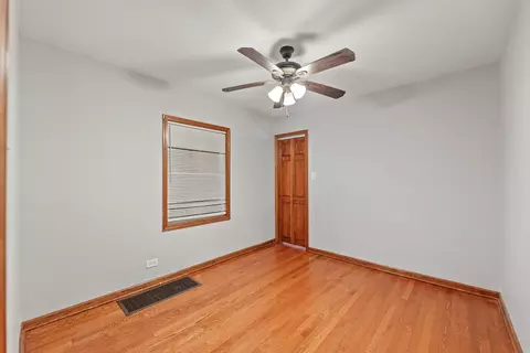 Bedroom - 7313 S Artesian Ave, Chicago, IL 60629 photo 4 of 4