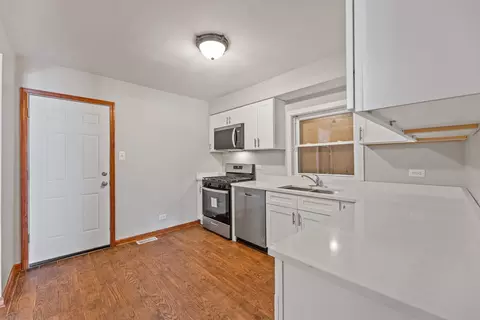 Kitchen - 7313 S Artesian Ave, Chicago, IL 60629 photo 1 of 2