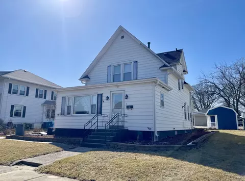 120 Snow St, Chadwick, IL 61014