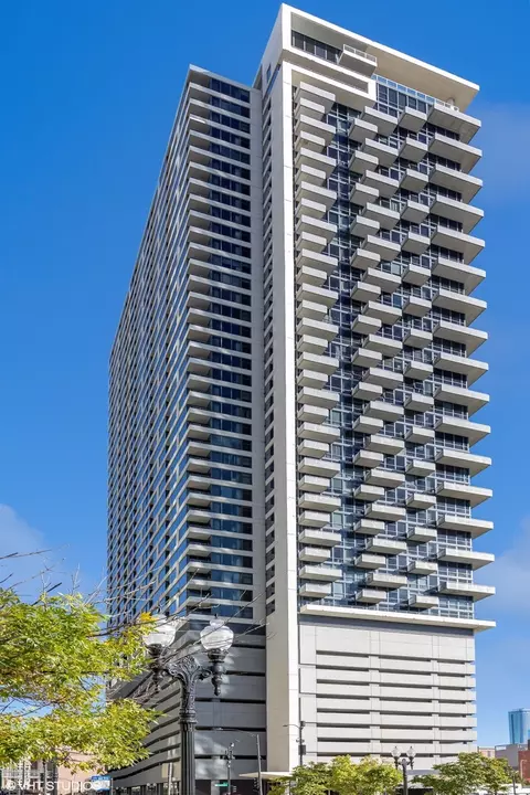 235 W Van Buren St #4219, Chicago, IL 60607