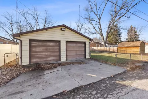 Exterior - 680 S Fraser Ave, Kankakee, IL 60901 photo 4 of 5