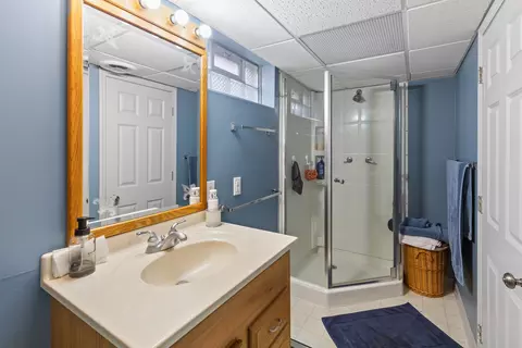 Bath - 680 S Fraser Ave, Kankakee, IL 60901 photo 2 of 2