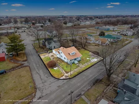2201 Charleston Ave, Mattoon, IL 61938 photo 2