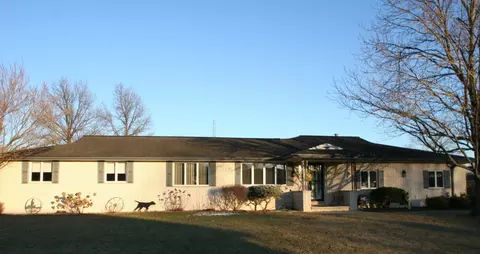 221 S Darnall Dr, Minier, IL 61759