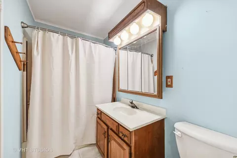 Bath - 3706 Owl Dr, Rolling Meadows, IL 60008 photo 1 of 2