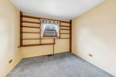 Bedroom - 3706 Owl Dr, Rolling Meadows, IL 60008 photo 3 of 3