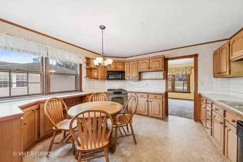 Kitchen - 3706 Owl Dr, Rolling Meadows, IL 60008 photo 1 of 1