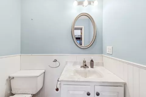 Bath - 3706 Owl Dr, Rolling Meadows, IL 60008 photo 2 of 2