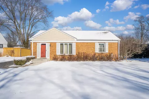 412 W Larkdale Ln, Mount Prospect, IL 60056