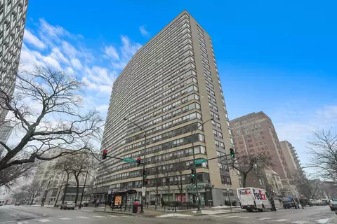 2930 N Sheridan Rd #1411, Chicago, IL 60657