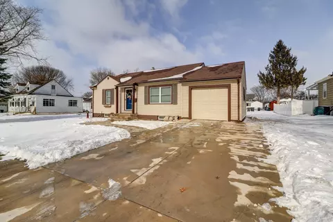 808 W 12th St, Sterling, IL 61081