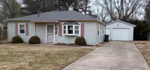 910 E Delaware Ave, Urbana, IL 61801