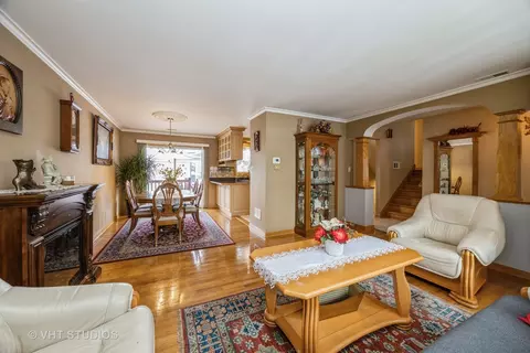 Living - 8129 S Oketo Ave, Bridgeview, IL 60455 photo 2 of 5