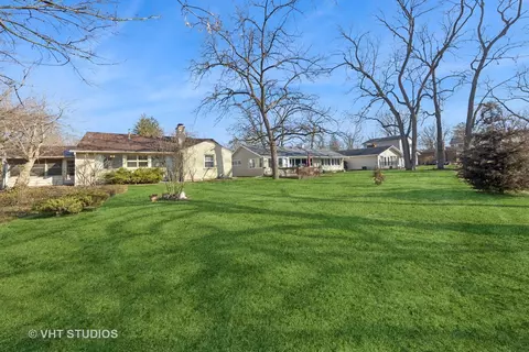 Exterior - 1604 E Willow Ave, Wheaton, IL 60187 photo 7 of 7