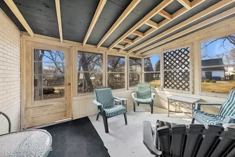 Exterior - 1604 E Willow Ave, Wheaton, IL 60187 photo 3 of 7