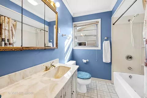 Bath - 1604 E Willow Ave, Wheaton, IL 60187 photo 1 of 1