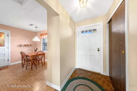 Entry Way - 1604 E Willow Ave, Wheaton, IL 60187 photo 1 of 1