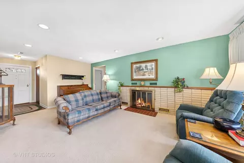 Living - 1604 E Willow Ave, Wheaton, IL 60187 photo 2 of 2