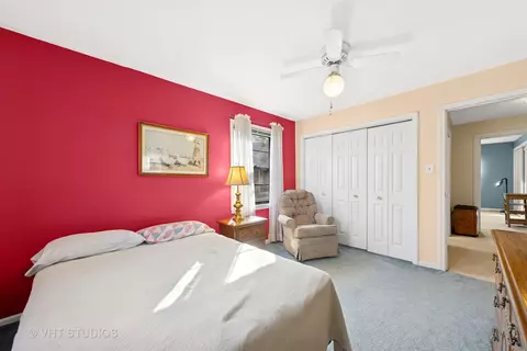 Bedroom - 1604 E Willow Ave, Wheaton, IL 60187 photo 3 of 4