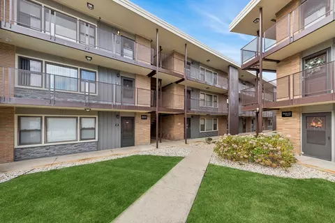 9626 W Higgins Rd #3DN, Rosemont, IL 60018