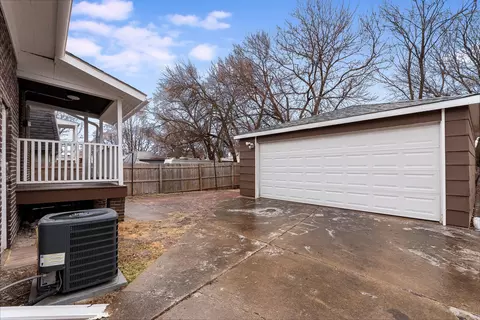 841 Bowditch Ave, Aurora, IL 60506 photo 22