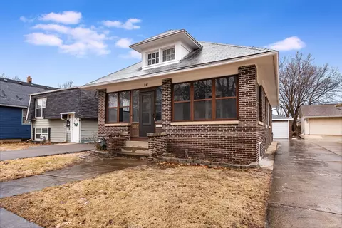 841 Bowditch Ave, Aurora, IL 60506