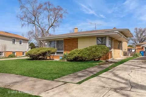 349 Carey Ct, Chicago Heights, IL 60411