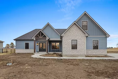 1824 S Stone Creek Blvd, Urbana, IL 61802