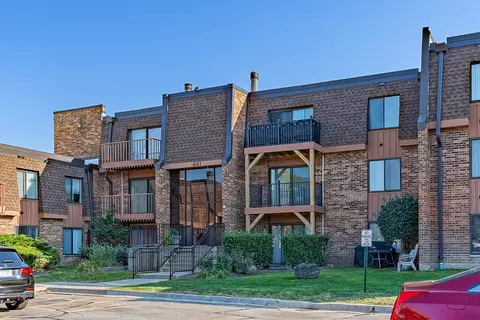 621 Tralee Ct #3B, Schaumburg, IL 60193