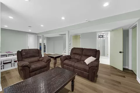 422 E Harrison St, Elmhurst, IL 60126 photo 17