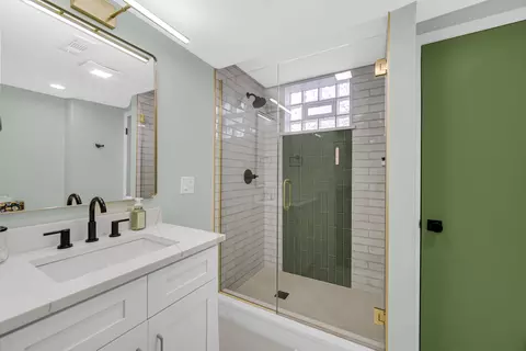 422 E Harrison St, Elmhurst, IL 60126 photo 7
