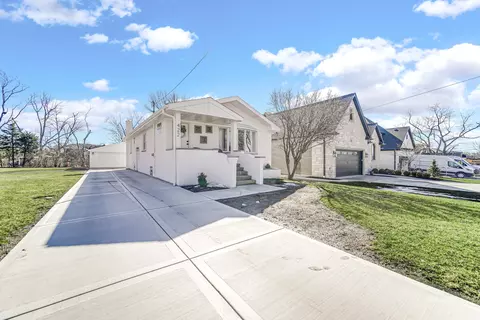422 E Harrison St, Elmhurst, IL 60126 photo 2