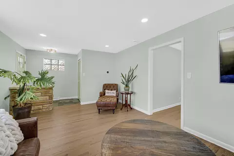 422 E Harrison St, Elmhurst, IL 60126 photo 11