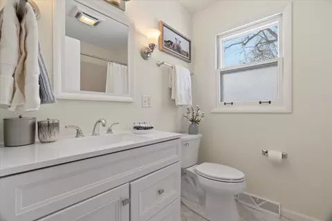 Bath - 1000 Fortress Dr, Mchenry, IL 60050 photo 1 of 1