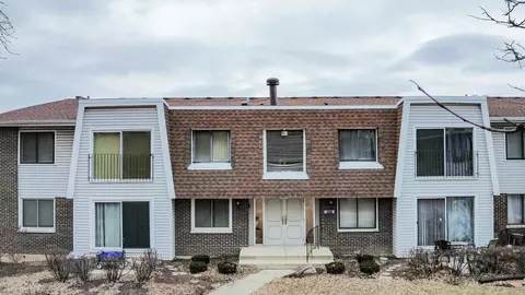 2711 Hobson Rd #2, Woodridge, IL 60517