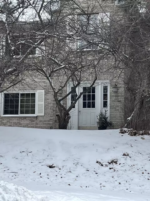327 Stonington Pl #327, South Elgin, IL 60177